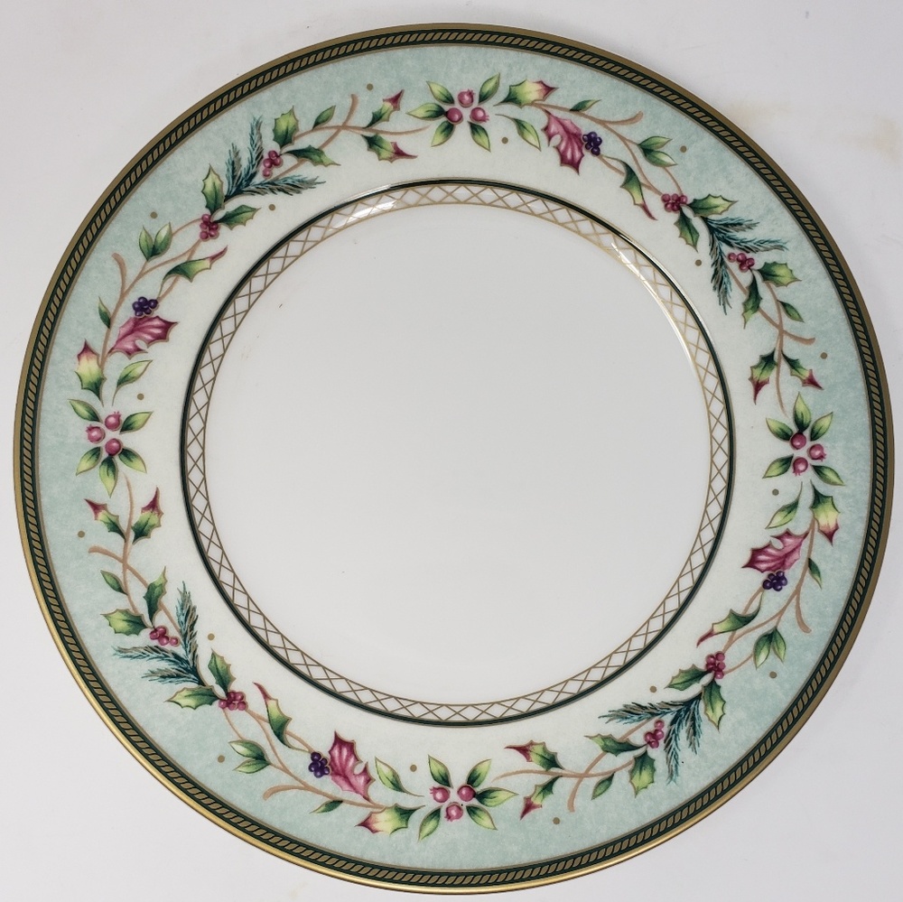 Fitz and Floyd Winter Holiday Garland salad plate